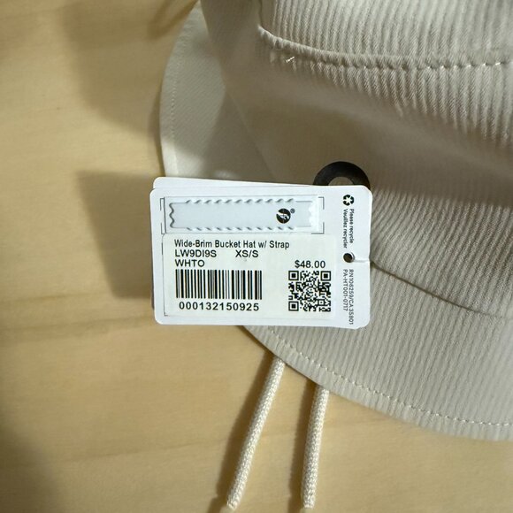 NWT Lululemon Off-White Bucket Hat - Picture 6 of 8